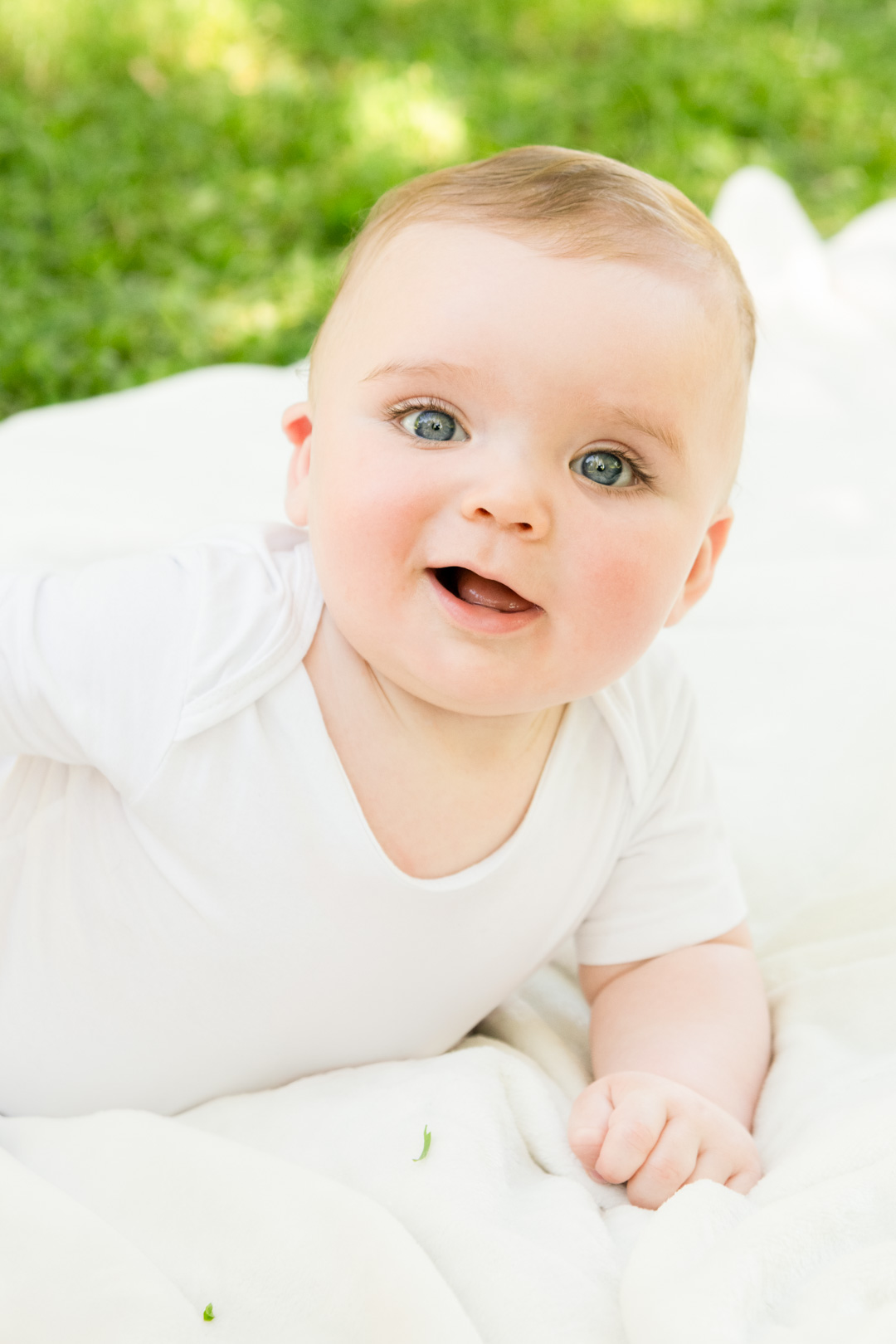 Portrait bébé en lumière naturelle